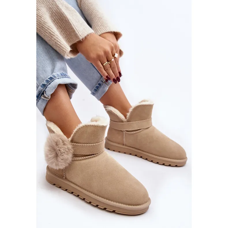 Eraclio Women's beige suede snow boots featuring cutouts