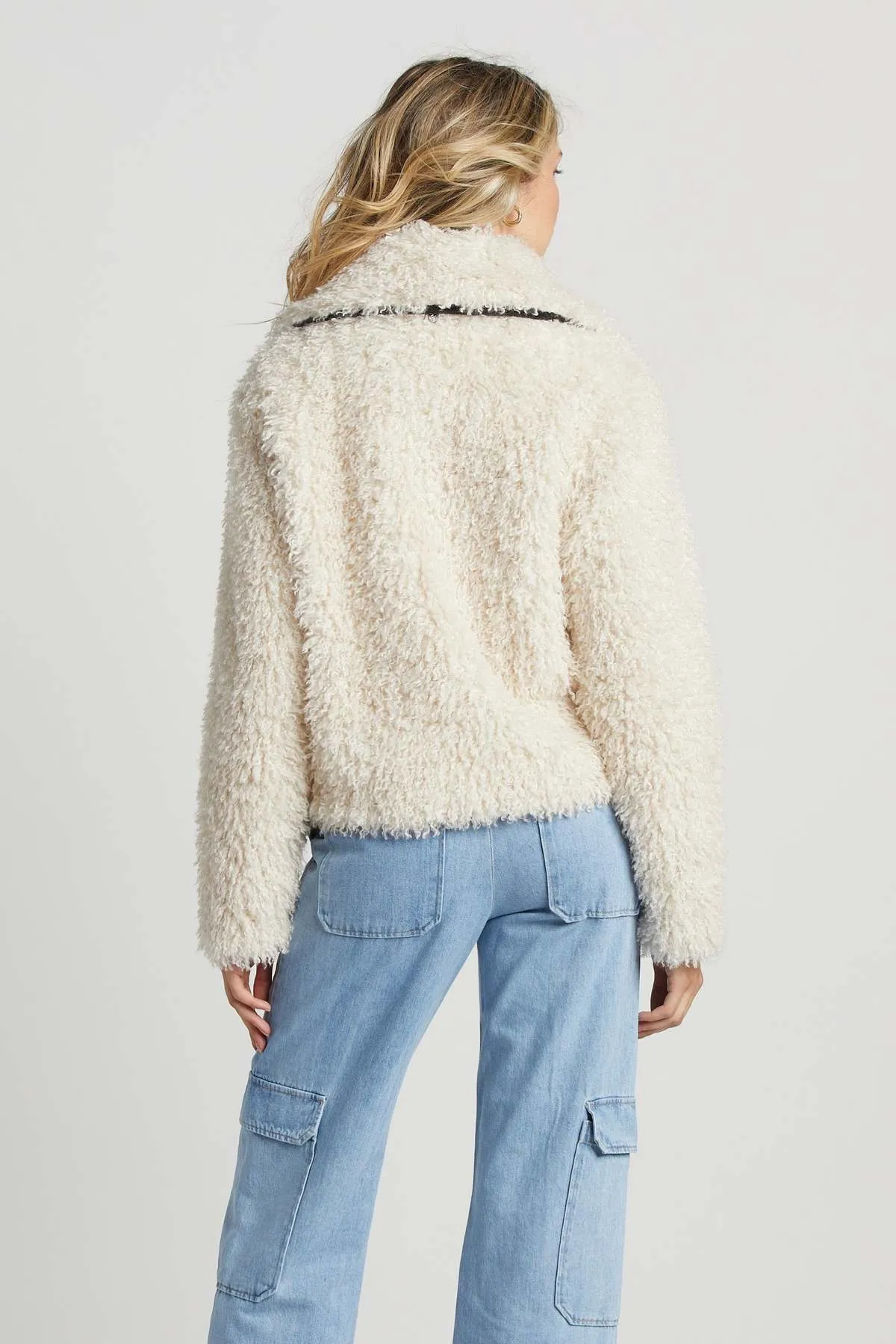 Short Magnolian Faux Fur Coat - Ivory