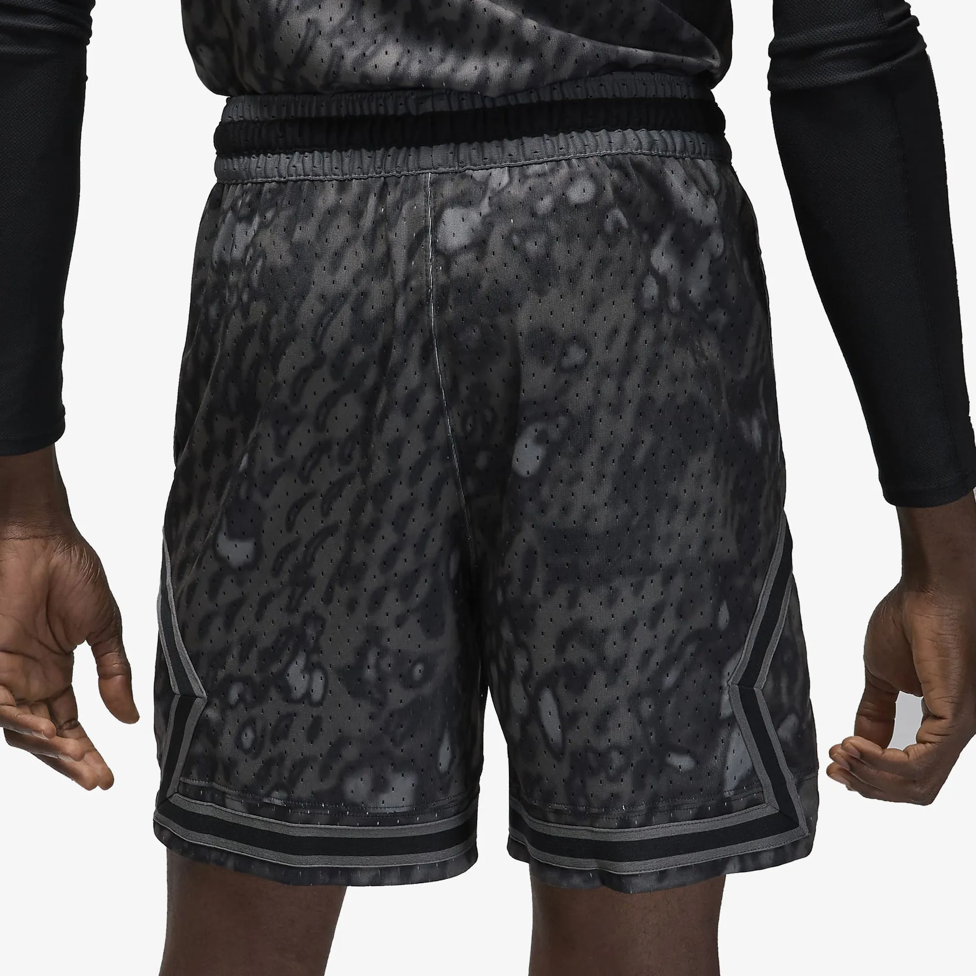 BLACK/IRON GREY DIAMOND SHORTS