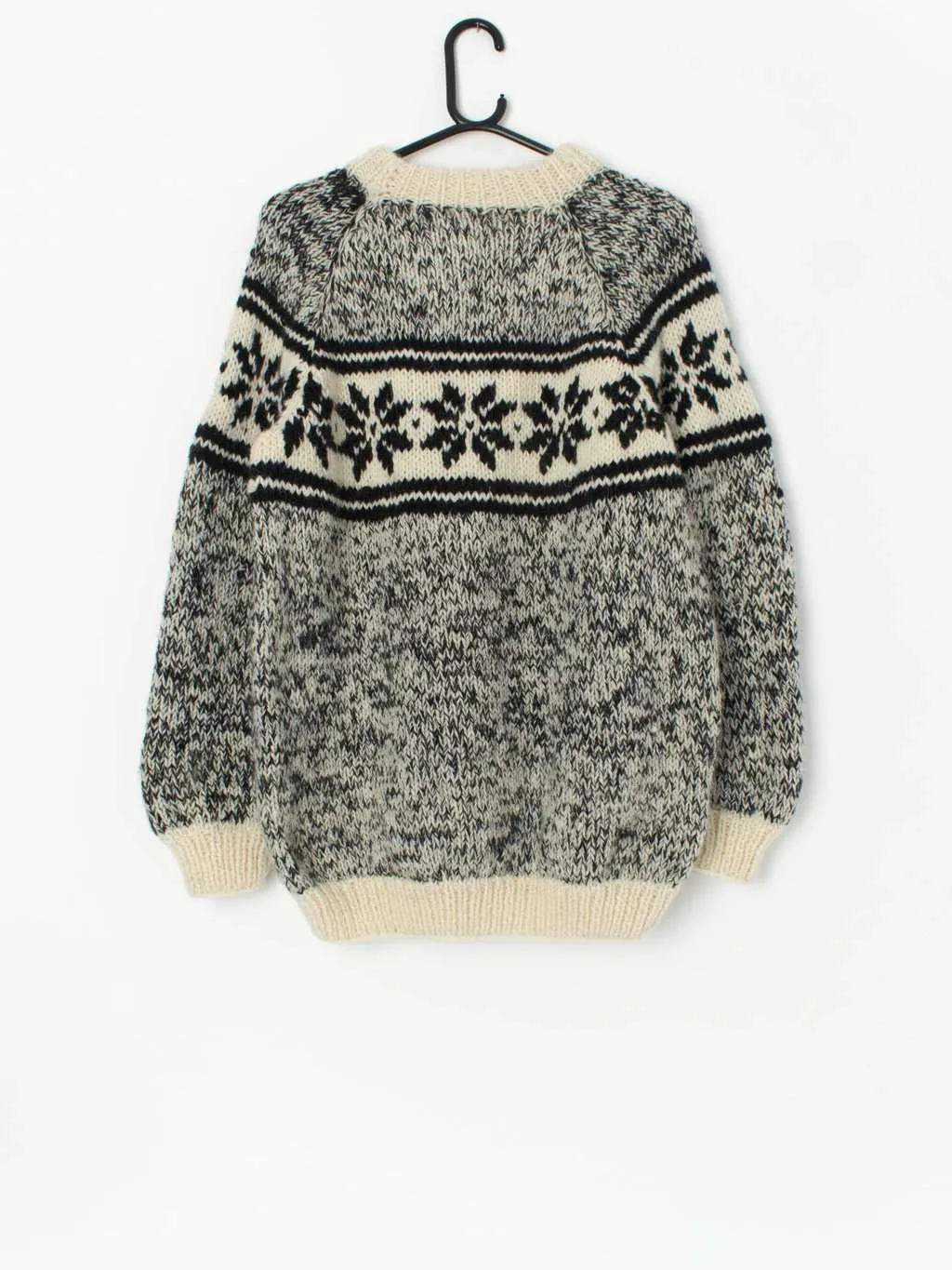 Vintage Handknitted Chunky Wool Sweater with Snowflake Design - XL